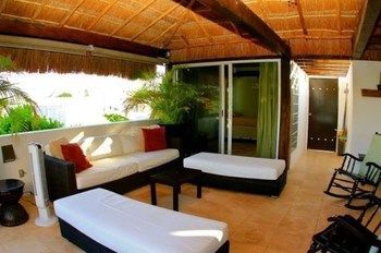 Meridian Downtown * Playa del Carmen
